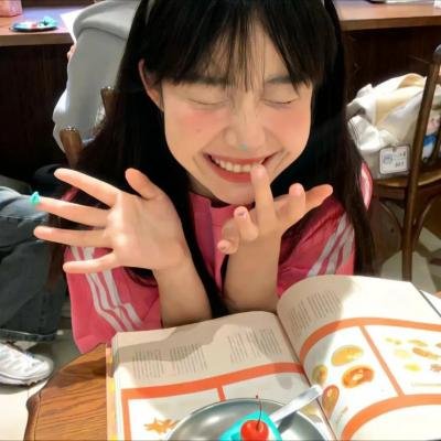 签约艺人拖欠片酬，一夜之间内幕曝光，导演当场摔剧本